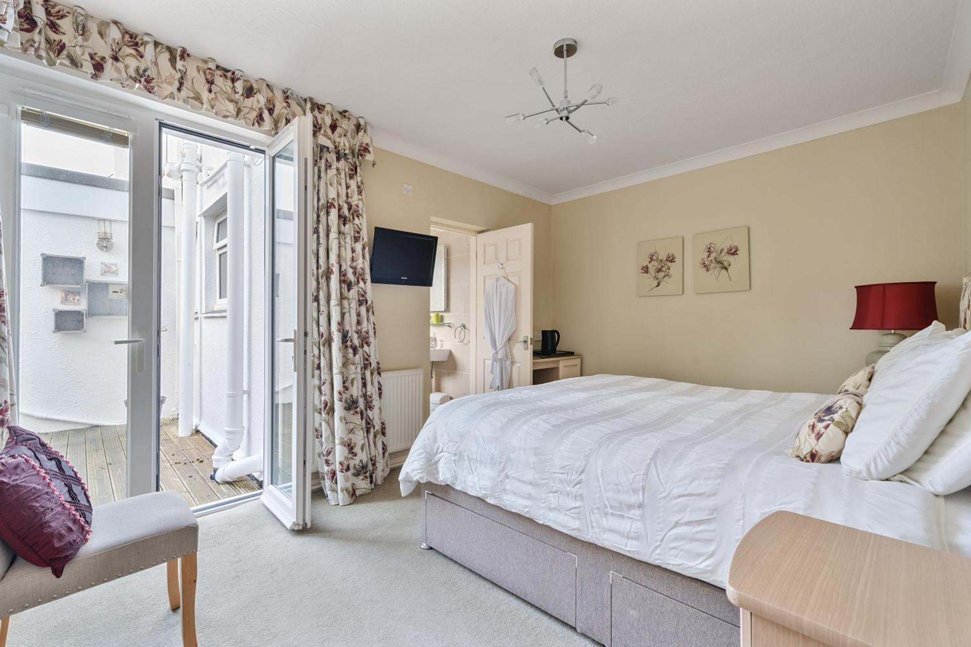 Lamorna Guest house